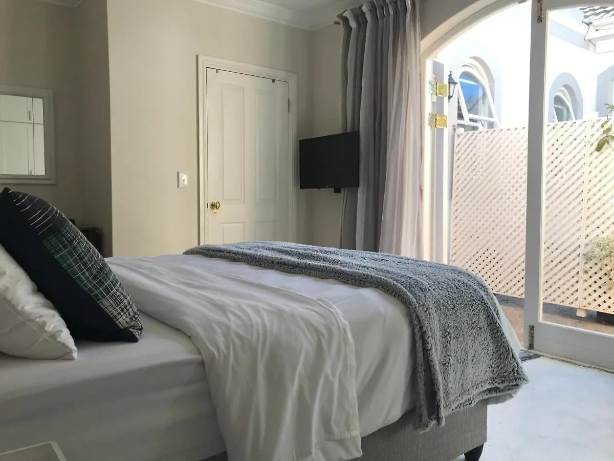1 On Mona B & B Cape Town South Africa