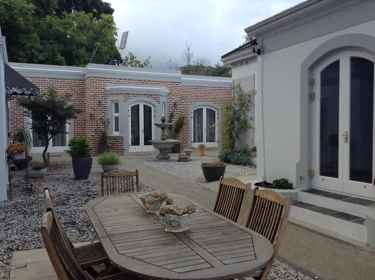 Bed & Breakfast 1 On Mona B & B Cape Town